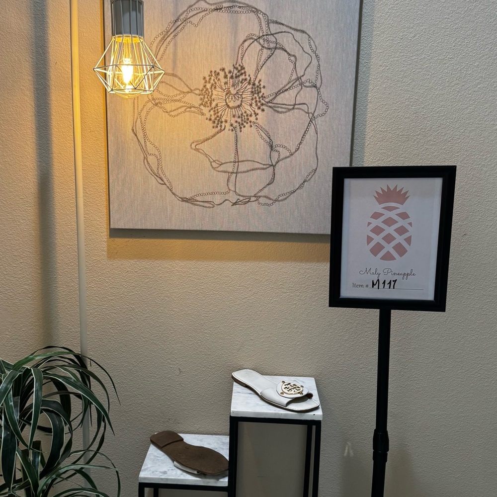 Used/no box: Tory Burch size 8 M white leather sandals.